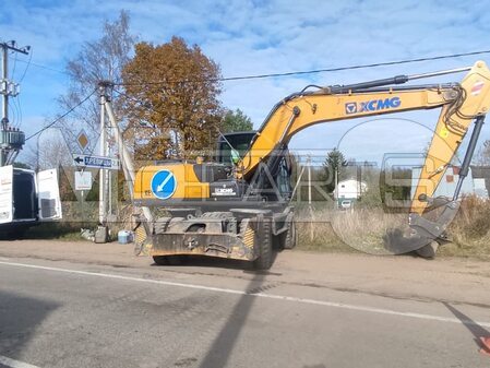 Техническое обслуживание колесного экскаватора XCMG XE180WD - 1